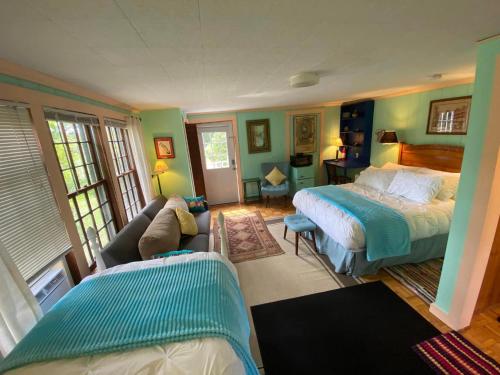Corea Harbor's Black Duck Inn - photo 23