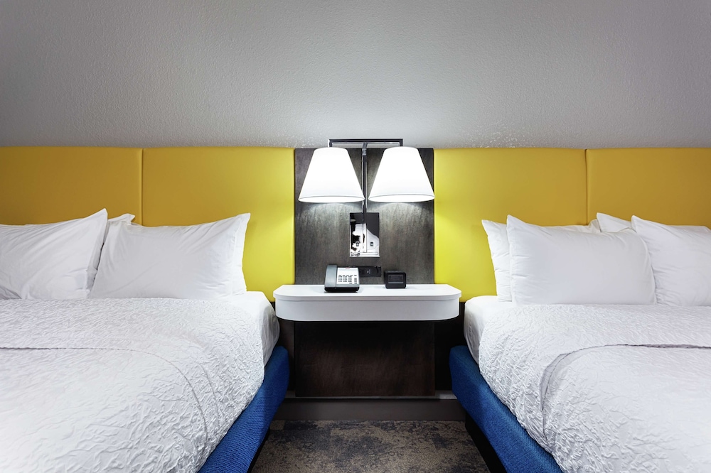 Hampton Inn Amelia Island at Fernandina Beach - photo 7