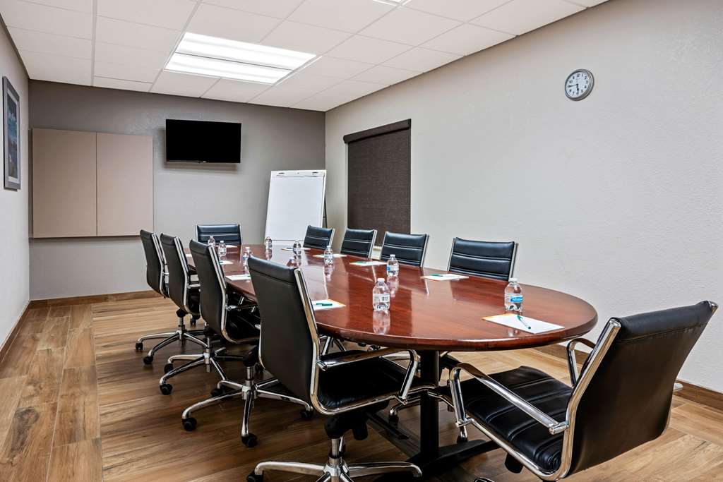 La Quinta Inn & Suites by Wyndham Conroe - photo 24