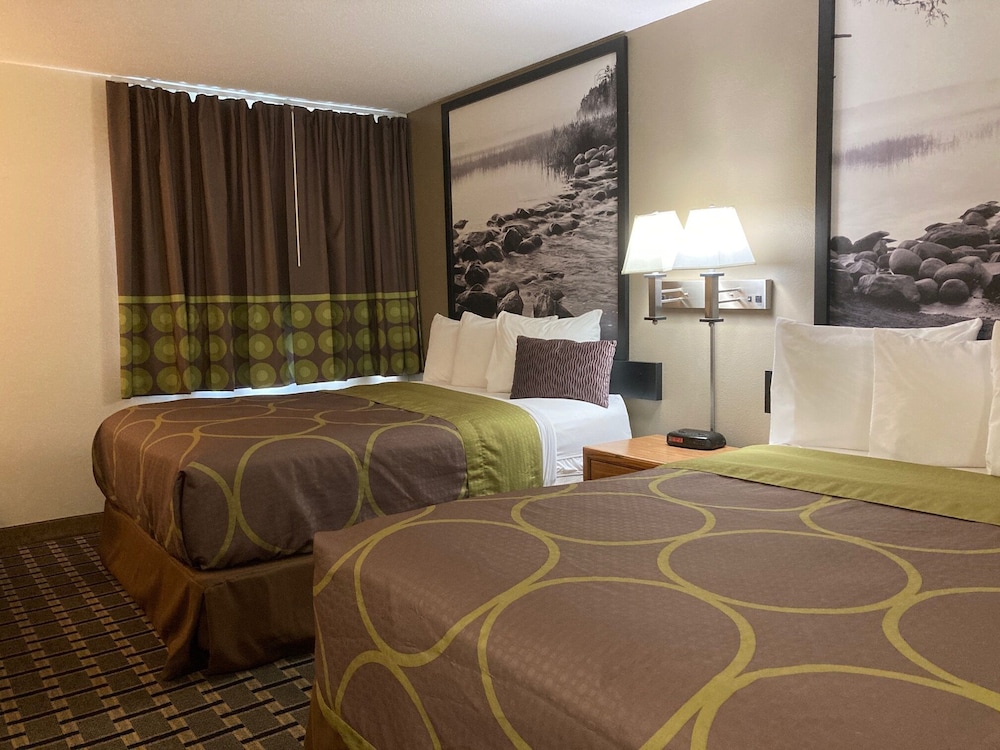 Super 8 by Wyndham Chisago City - photo 10