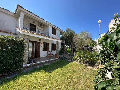Villetta Calasetta intera casa vacanze — 4-Star Luxury Hotel in Calasetta, Italy