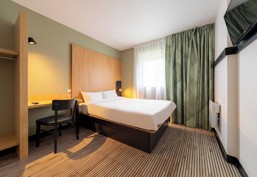 B&B Hotel Calais Centre St Pierre in Calais, France