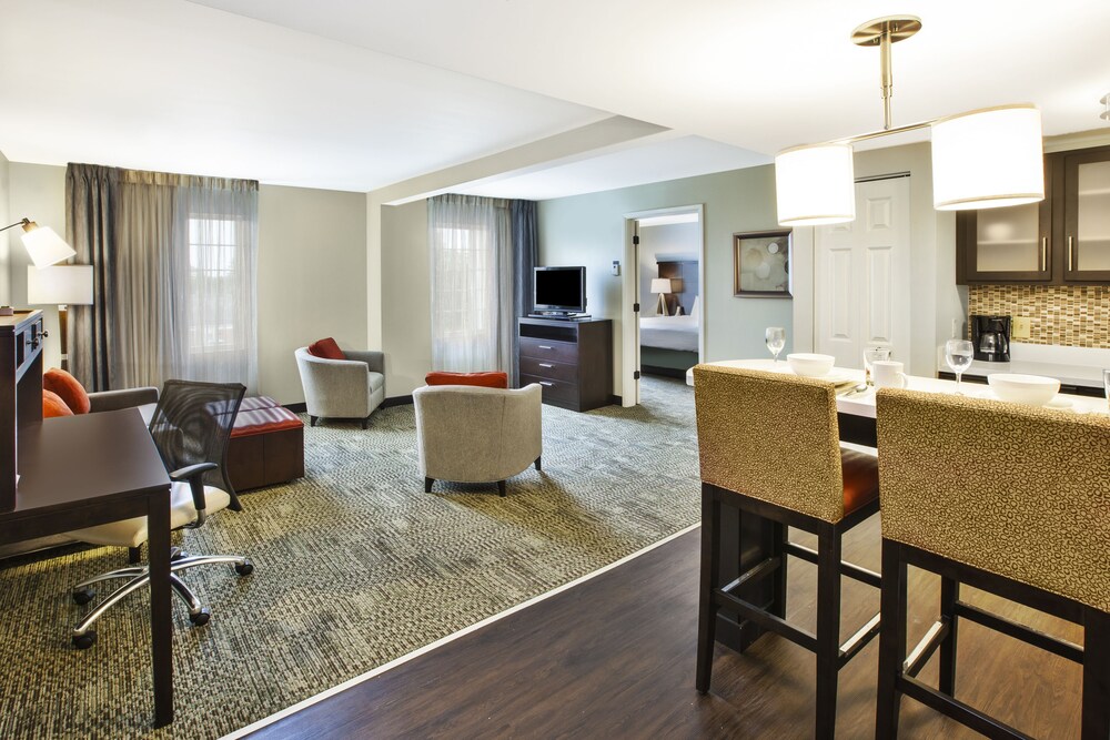 Staybridge Suites Cleveland Mayfield Heights Beachwood by IHG - photo 16