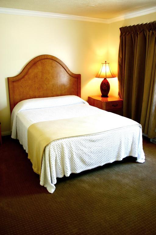 Marble Motel - photo 10