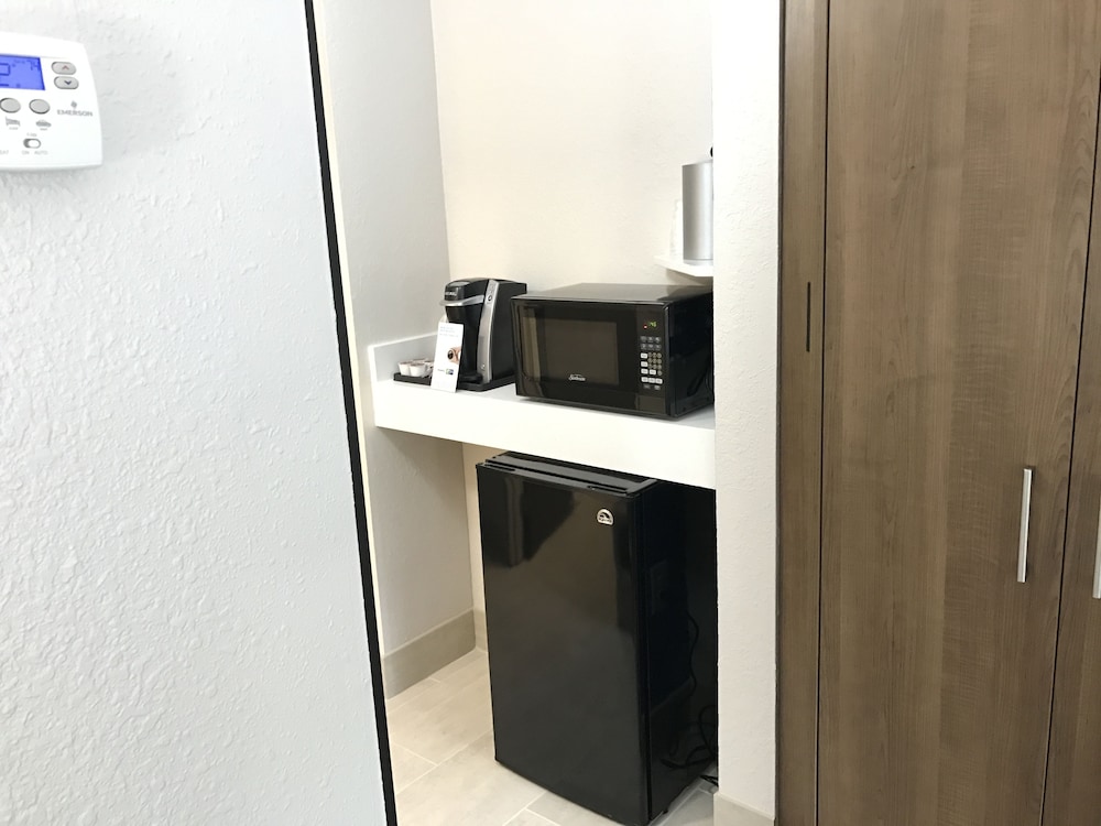 Holiday Inn Express Naples South I 75 by IHG - photo 16