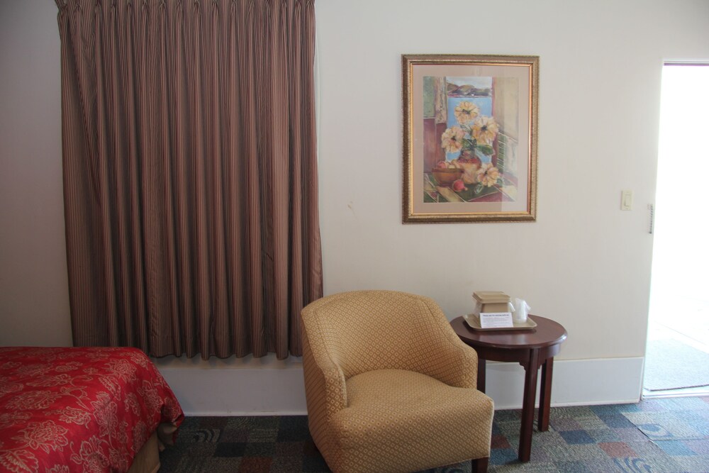 Green Acres Hotel - photo 20
