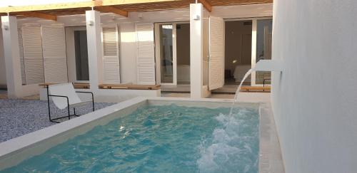 Entrellacunes - carbon neutral hotel in Amposta