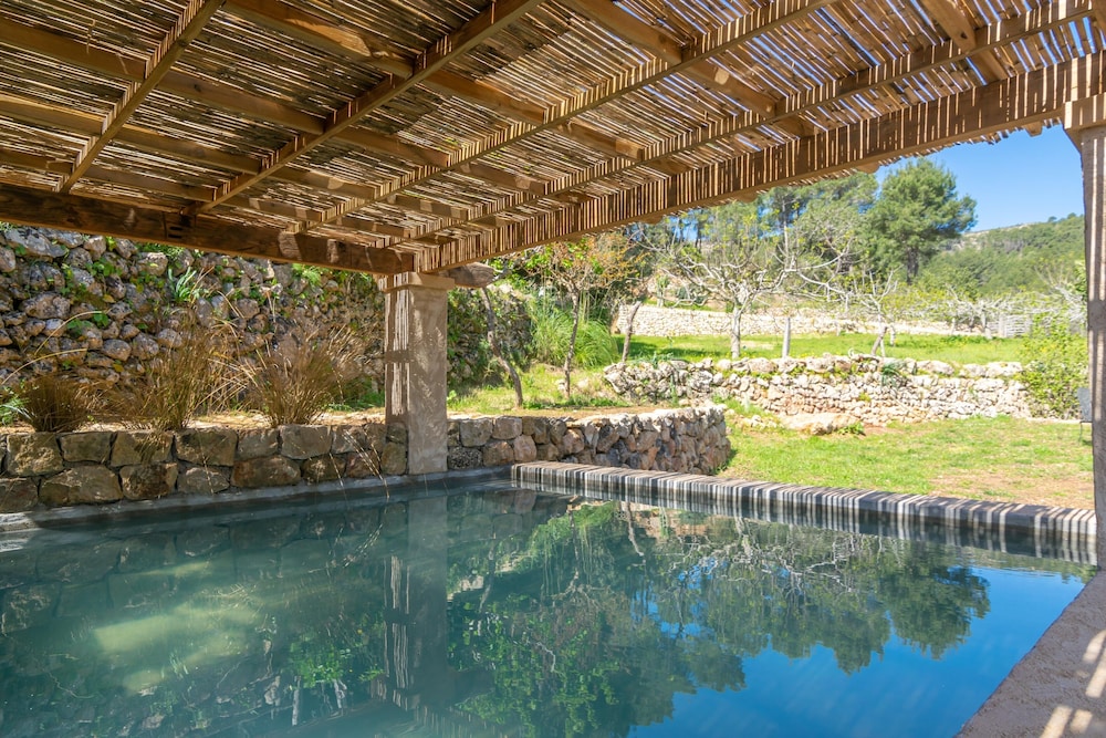 Can Pe es in Puerto de Andratx - carbon neutral hotel in Andratx