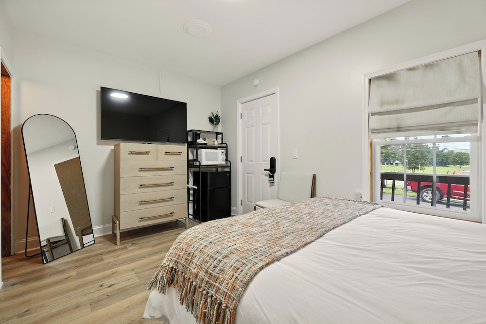 Hillside Motel LLC - photo 71