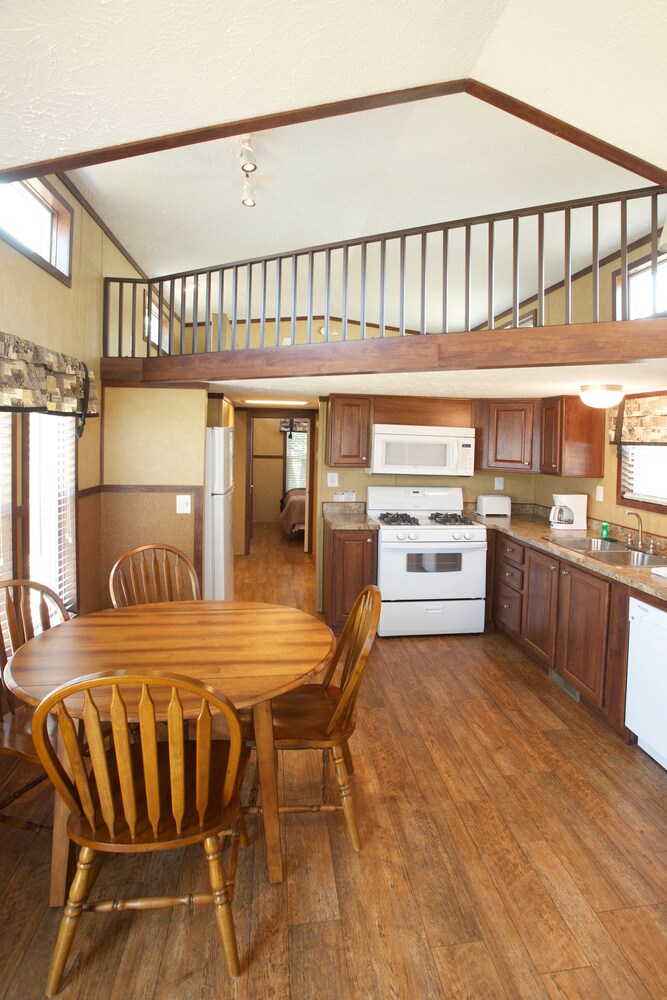 Arrowhead Resort Campground - photo 15