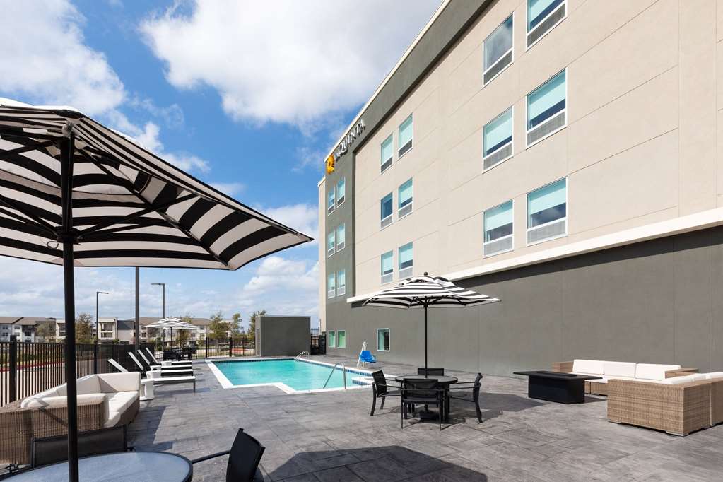 La Quinta Inn & Suites by Wyndham Austin Parmer Tech Ridge - photo 7