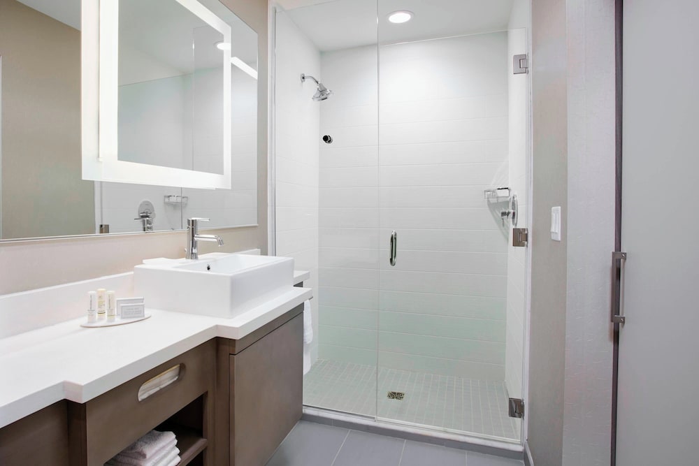 SpringHill Suites by Marriott Milwaukee Downtown - photo 29