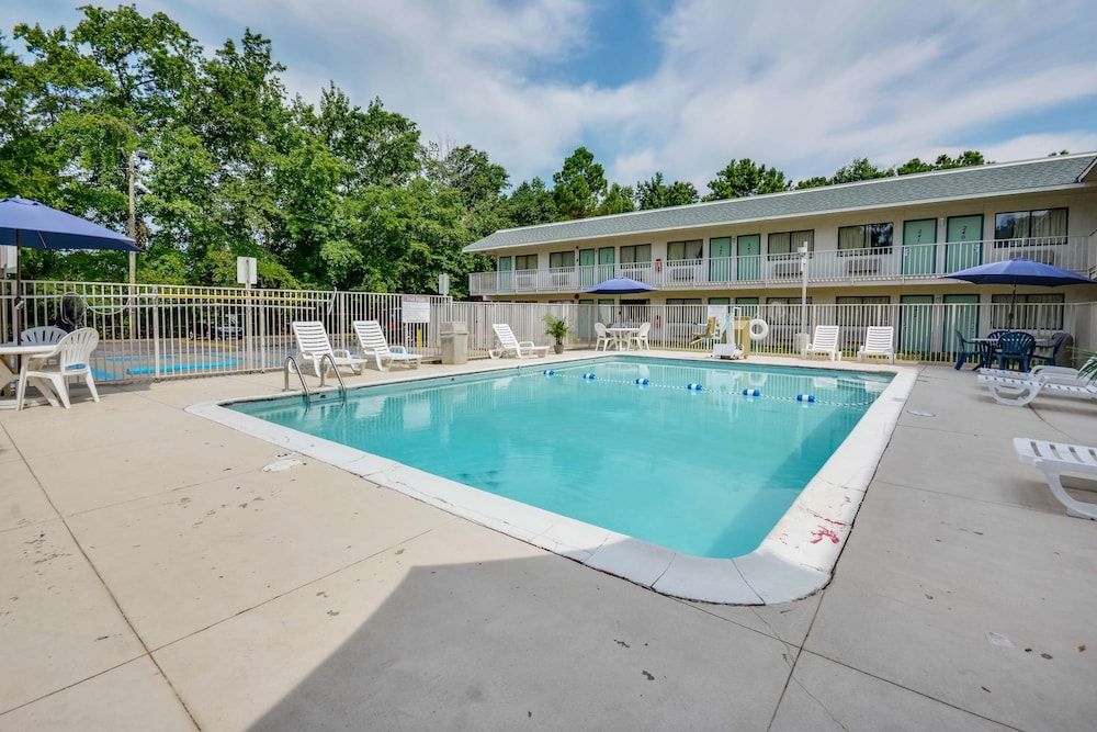 Motel 6 Tuscaloosa - photo 21