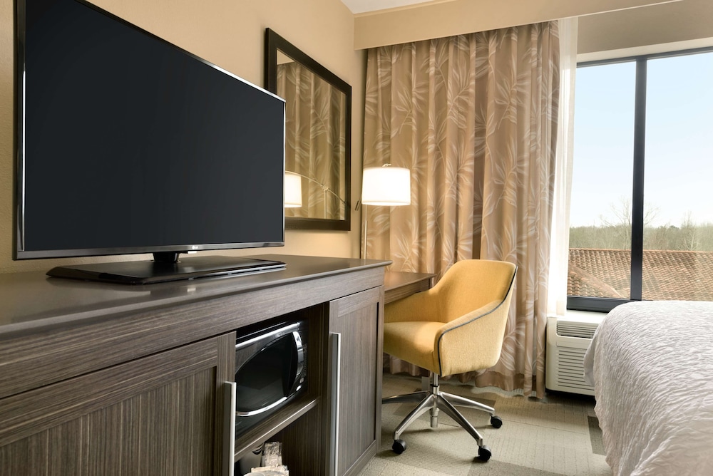 Hampton Inn & Suites Monroe - photo 11