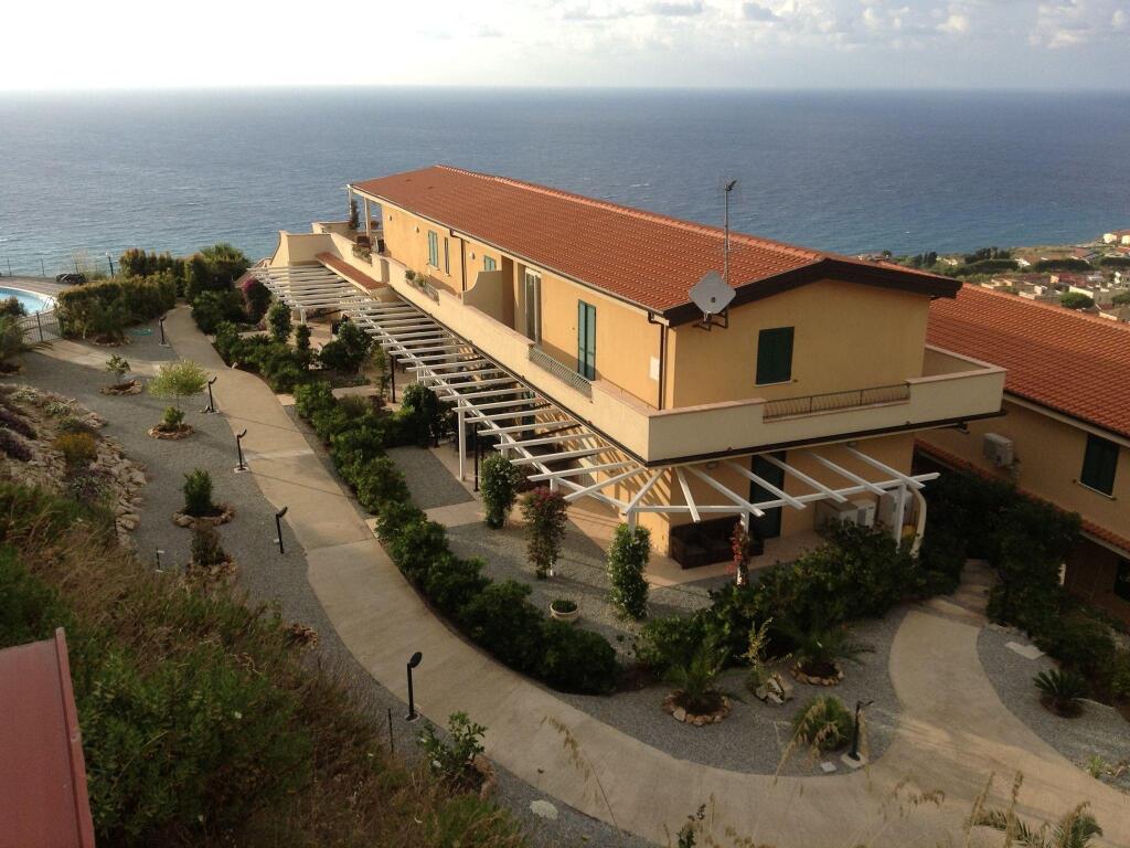 Chic Apartment in Parghelia Italy — 4-Star Luxury Hotel in Parghelia, Italy