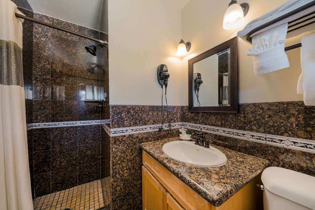 Clarion Collection Carmel Oaks Inn - photo 25