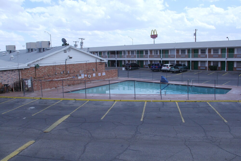 SuperLodge Motel - photo 39