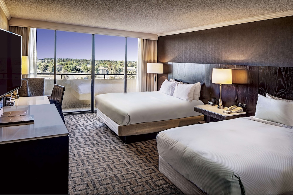 Hilton Sacramento Arden West - photo 6