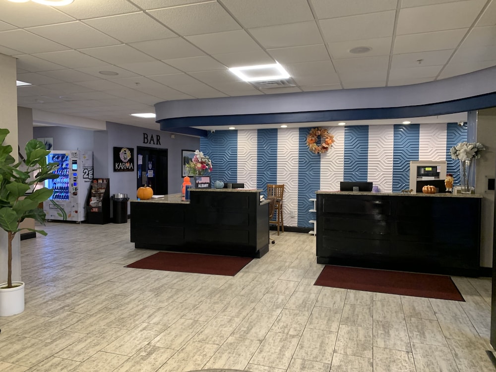 Albany Airport Inn - photo 2