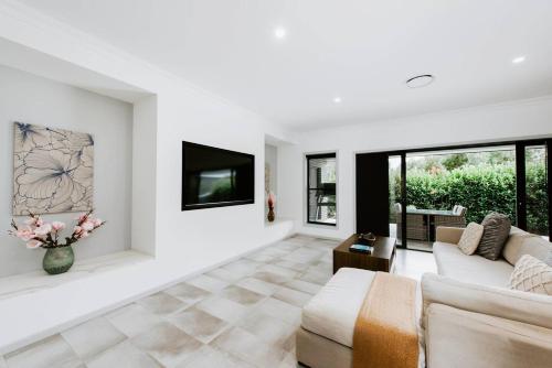 The Top Spot A Modern All Season Retreat in Mudgee, Australia