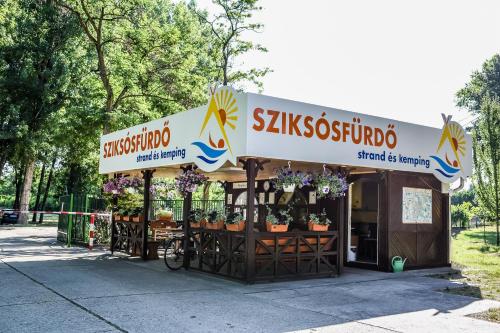 Sziksósfürdő Strand és Kemping in Szeged, Hungary