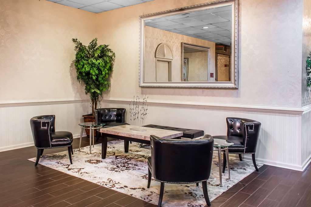 Clarion Hotel Philadelphia International Airport - photo 6