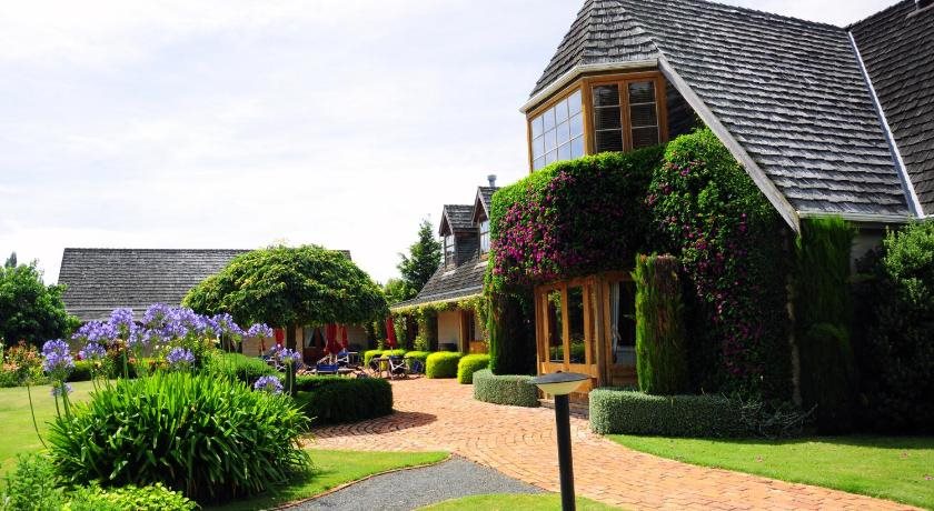 Fyffe Country Lodge — 5-Star Luxury Hotel in Kaikoura, New Zealand