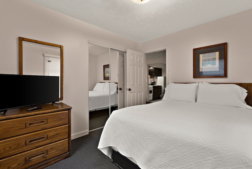 Traverse Bay Inn - photo 12
