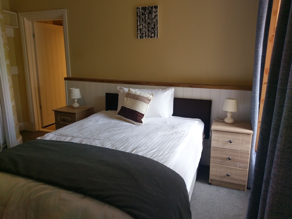 Gallery Guesthouse — 4-Star Luxury Hotel in Plymouth, United Kingdom