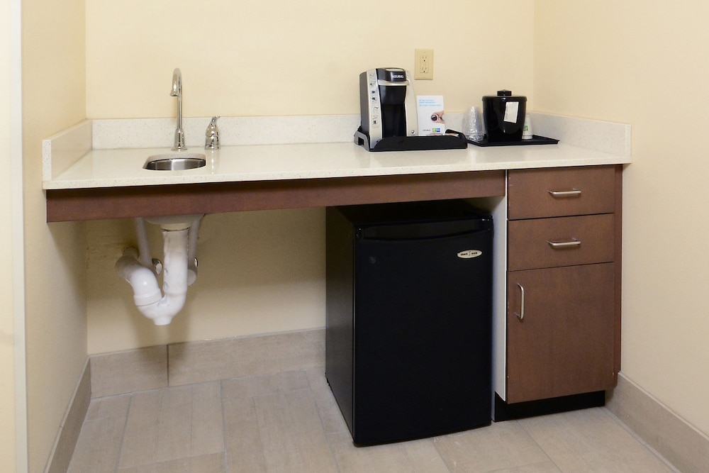 Holiday Inn Express & Suites Raleigh Durham Airport at RTP by IHG - photo 7