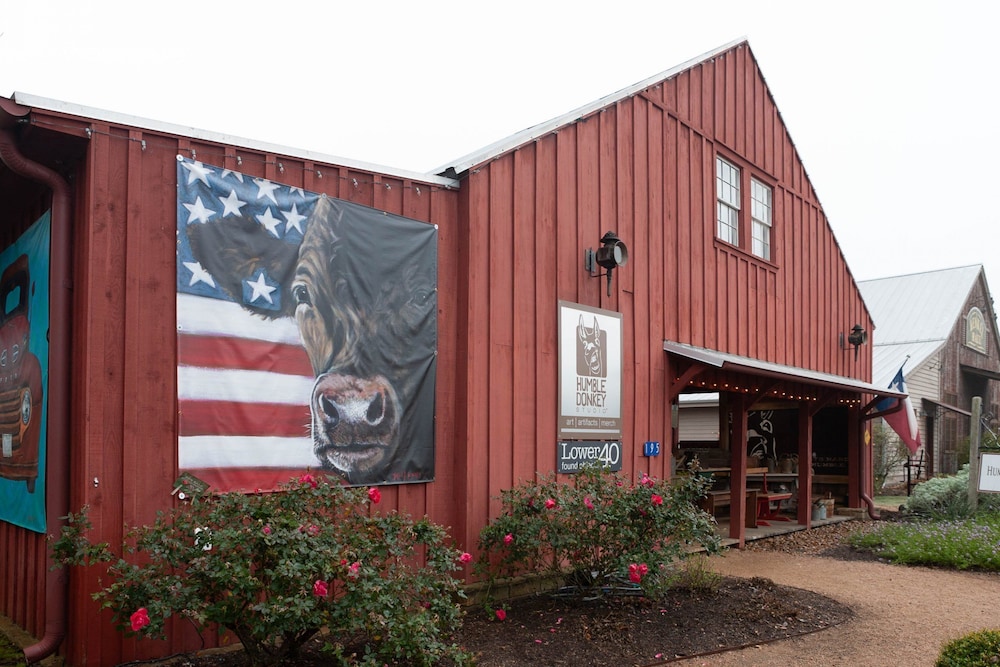 Round Top Hotel - photo 19