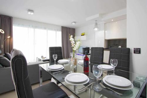 Five Dreams Villas 2 dormitorios piscina privada — 4-Star Luxury Hotel in Corralejo, Spain