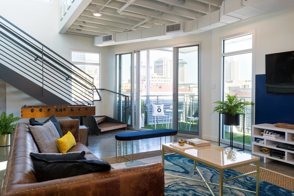 2br 2ba Penthouse in Warehouse Dist. by Domio — 4-Star Luxury Hotel in New Orleans, United States