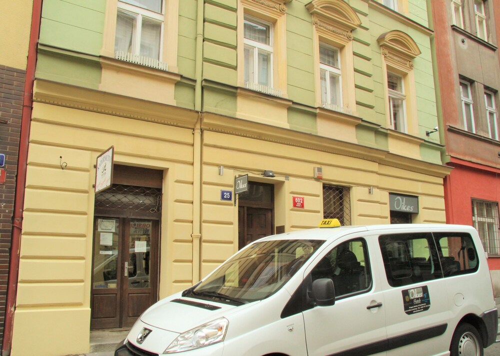 Vlkova Palace - last minute hotel in Prague