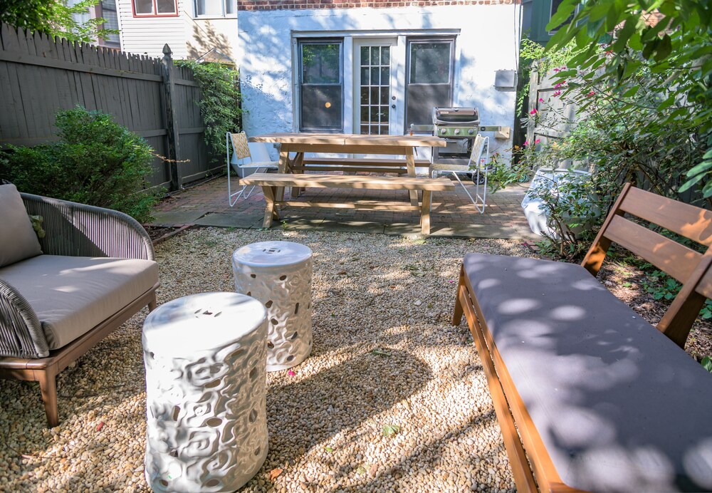 Deedee's Brownstone Van Vorst Park - photo 47