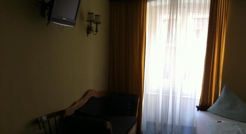 Hotel Restaurant Weinhaus Happ in Innsbruck, Austria