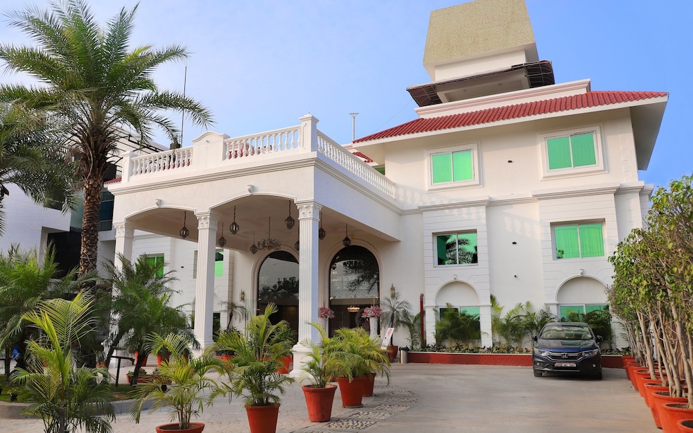 Jalsa Hotel & Banquets - carbon neutral hotel in Indore