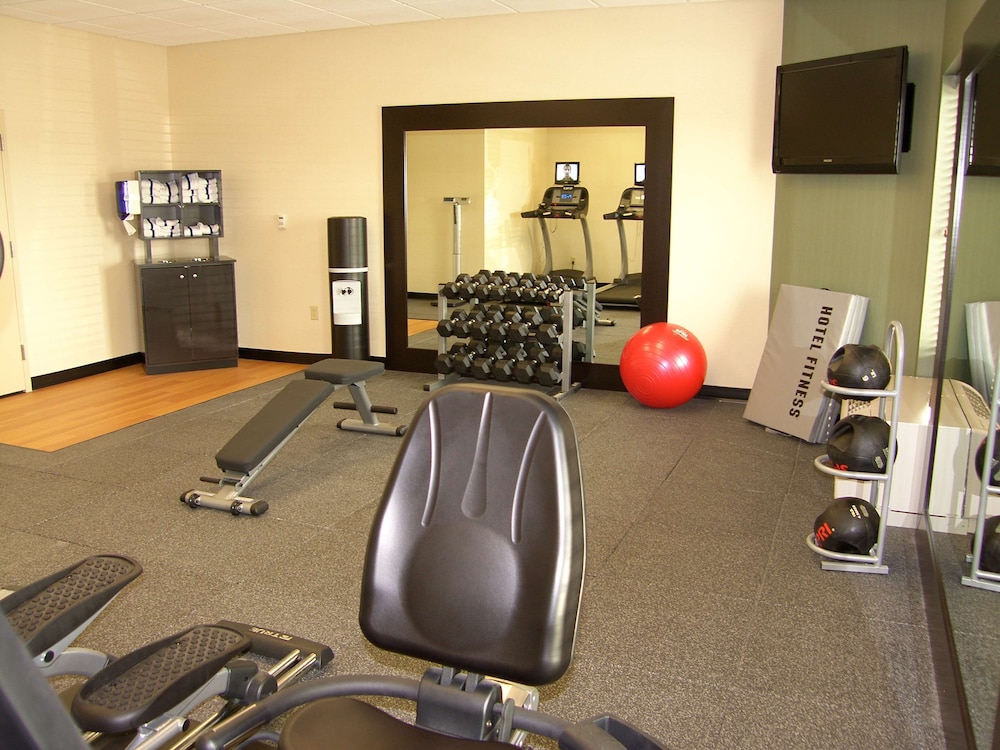 Hampton Inn & Suites Lincoln Northeast I 80 - photo 24