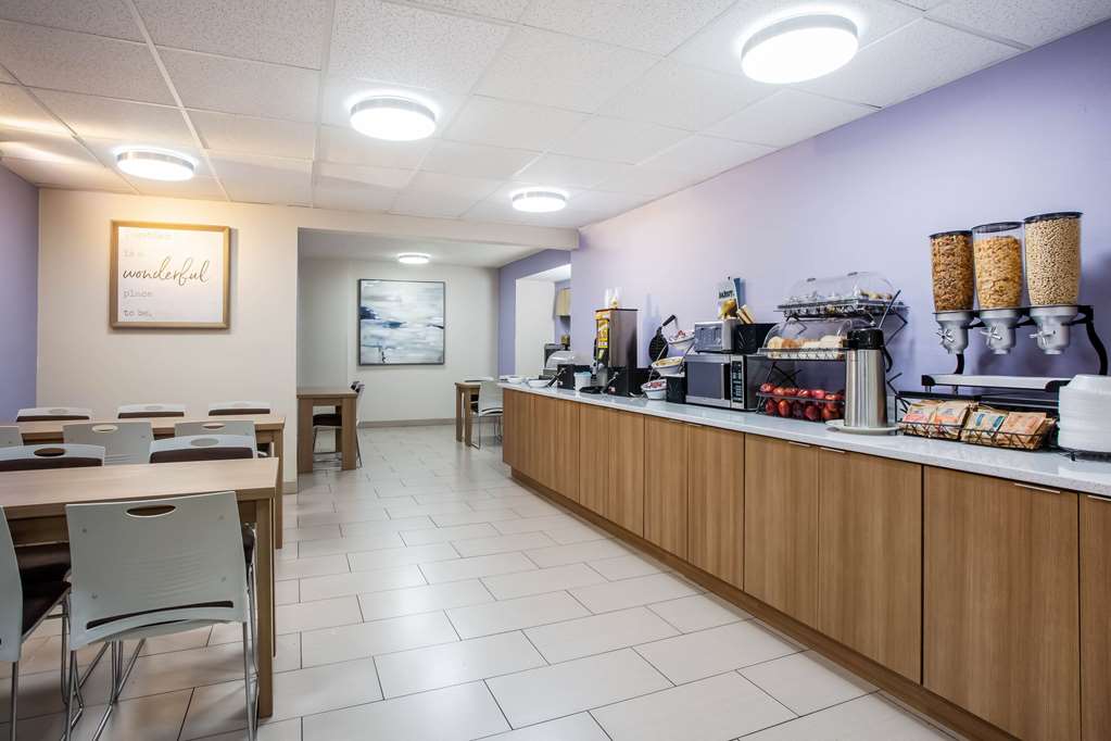 Microtel Inn & Suites by Wyndham Southern Pines Pinehurst - photo 21