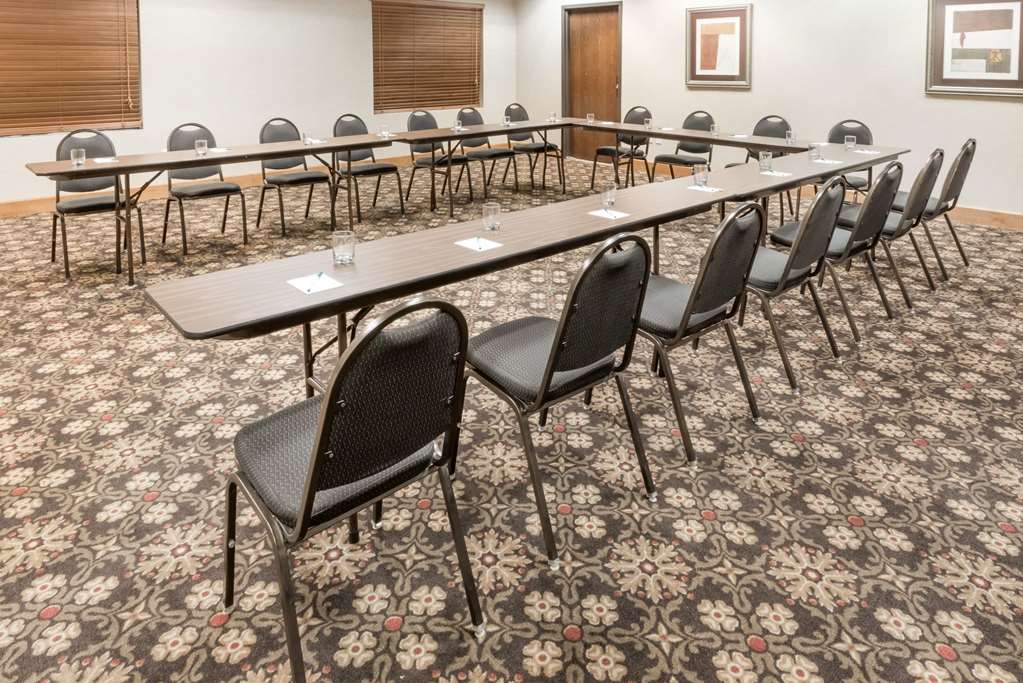 Wingate by Wyndham DFW North Irving - photo 52