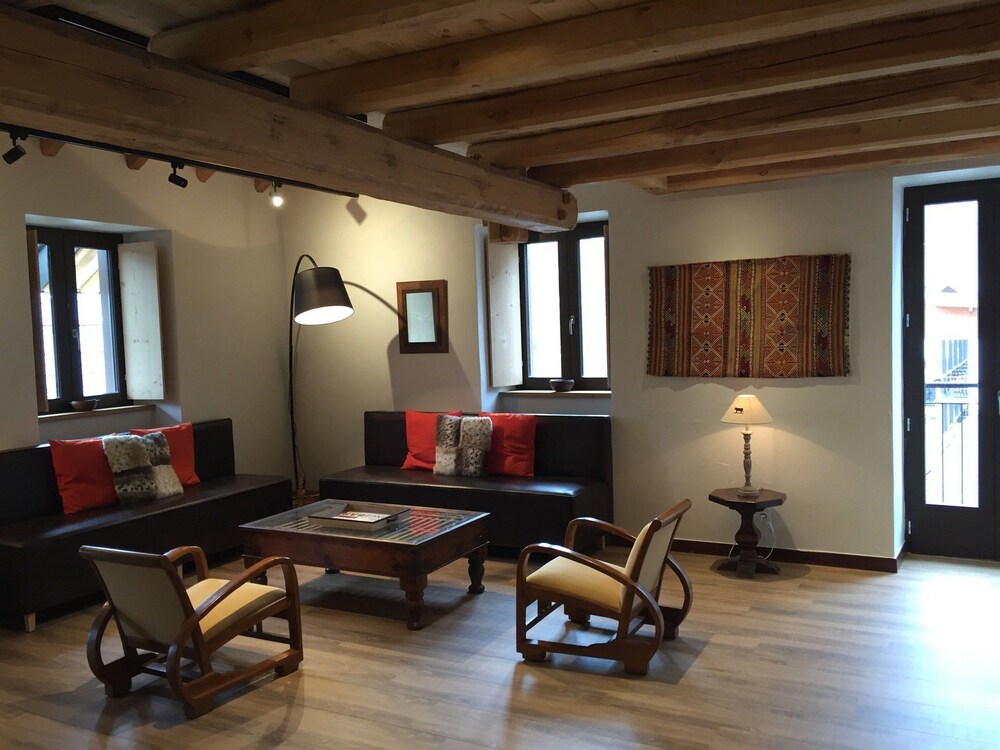 Les Etoiles des Neiges 8 — 4-Star Luxury Hotel in Valloire, France