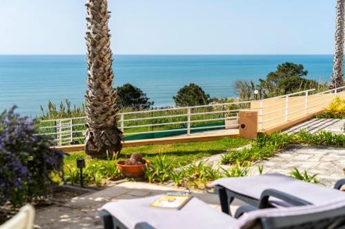 Nativo Big Wave Front Row 1BR — 4-Star Luxury Hotel in Nazare, Portugal