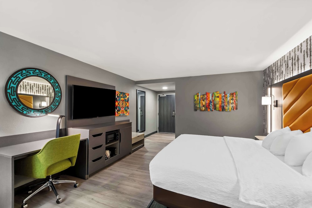 Hampton Inn Lexington Georgetown - photo 12