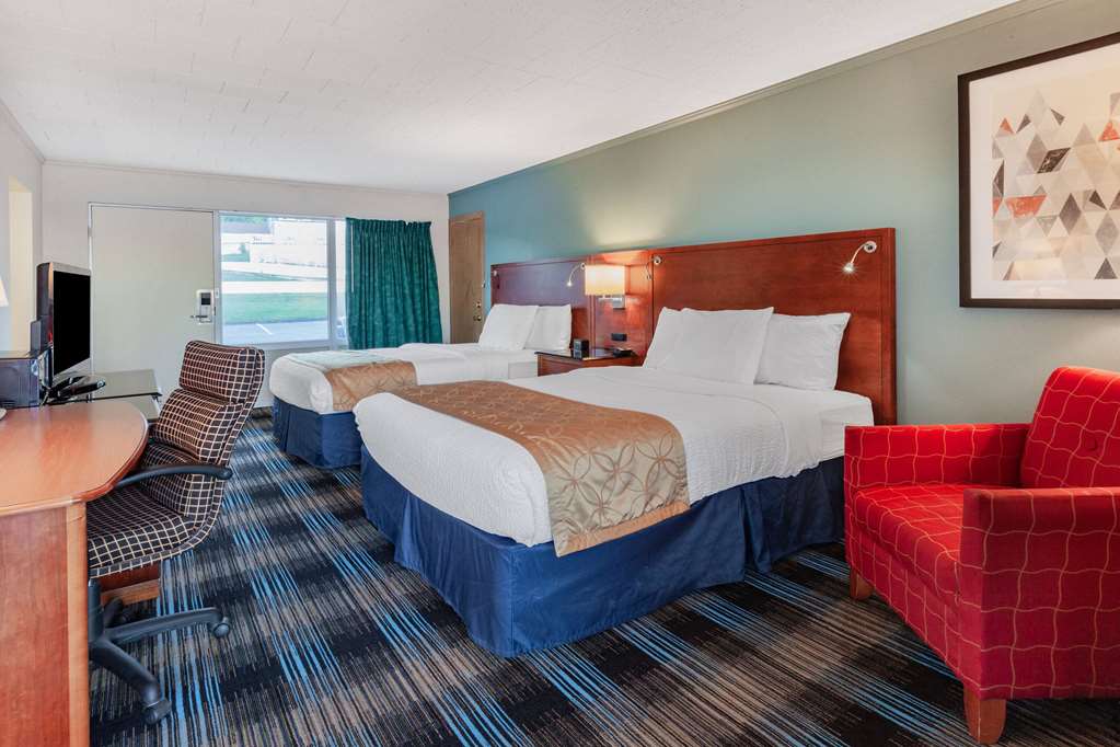 Days Inn & Suites by Wyndham St. Ignace Lakefront - photo 32