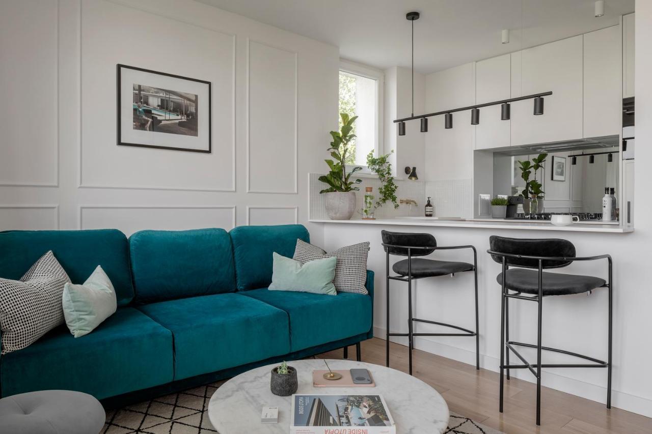 Stylowy Apartament Przy Metrze — 4-Star Luxury Hotel in Warsaw, Poland