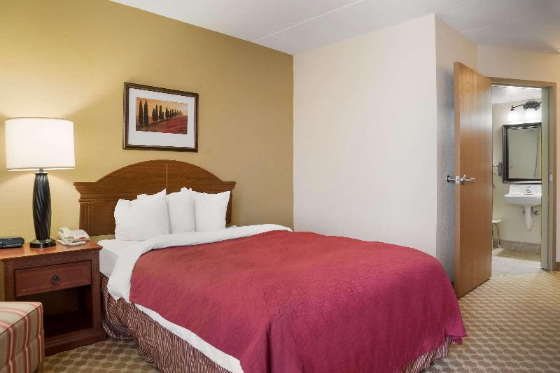 Quality Inn & Suites - photo 40