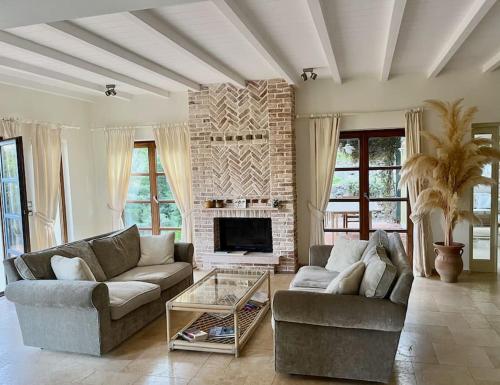 Staffed unique and luxurious coastal villa in beautiful Anidri Paleochora — 4-Star Luxury Hotel in Palaiochora, Greece