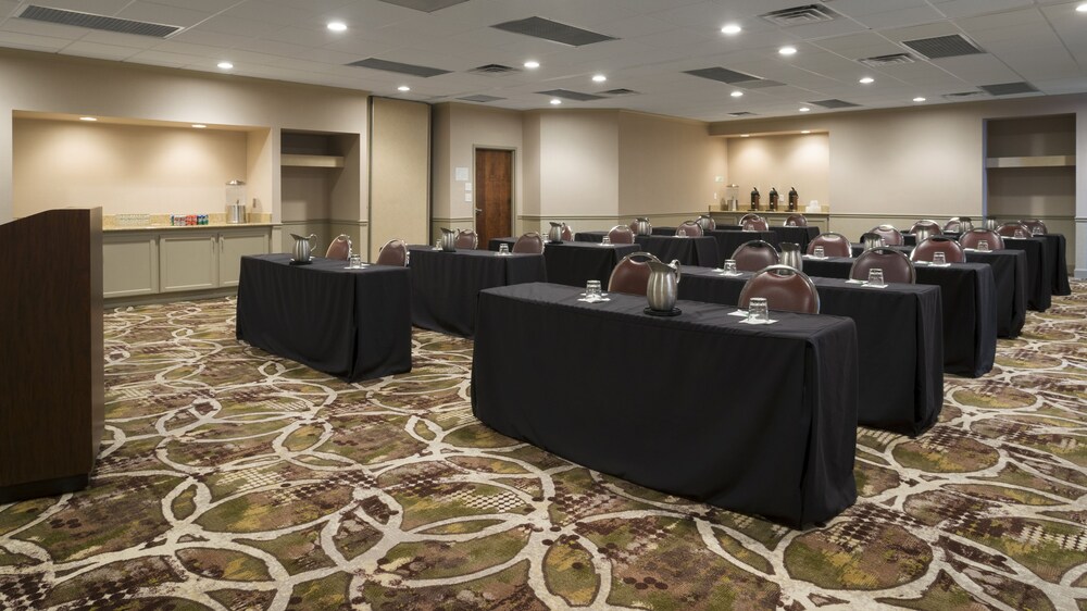 Holiday Inn Cincinnati Riverfront by IHG - photo 10