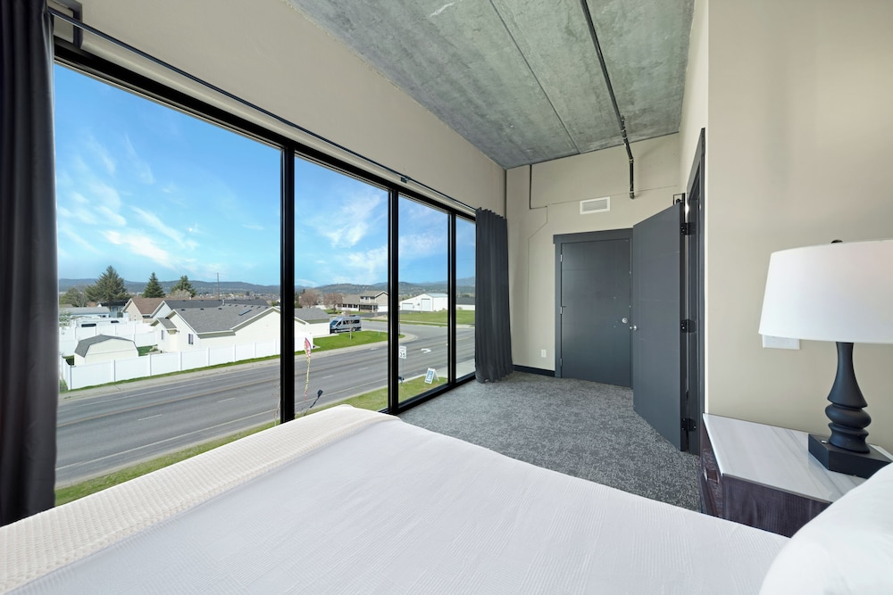 The Suites at Prairie Falls & Event Center - photo 17