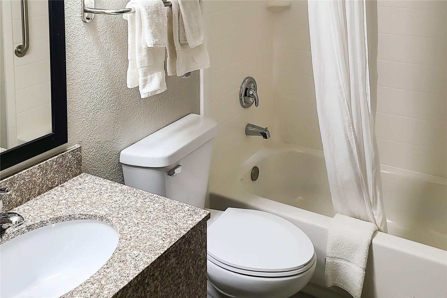 Clarion Pointe Bettendorf Quad Cities - photo 18